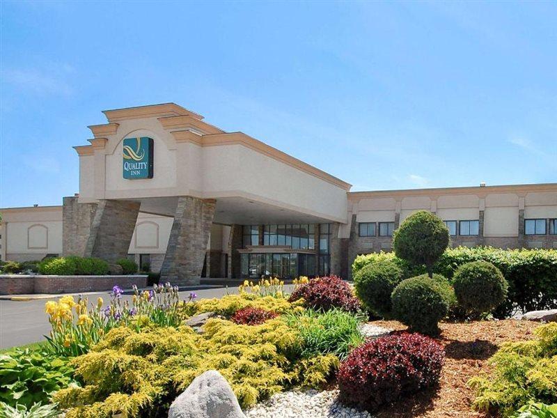 Quality Inn & Conference Center Somerset Exterior photo