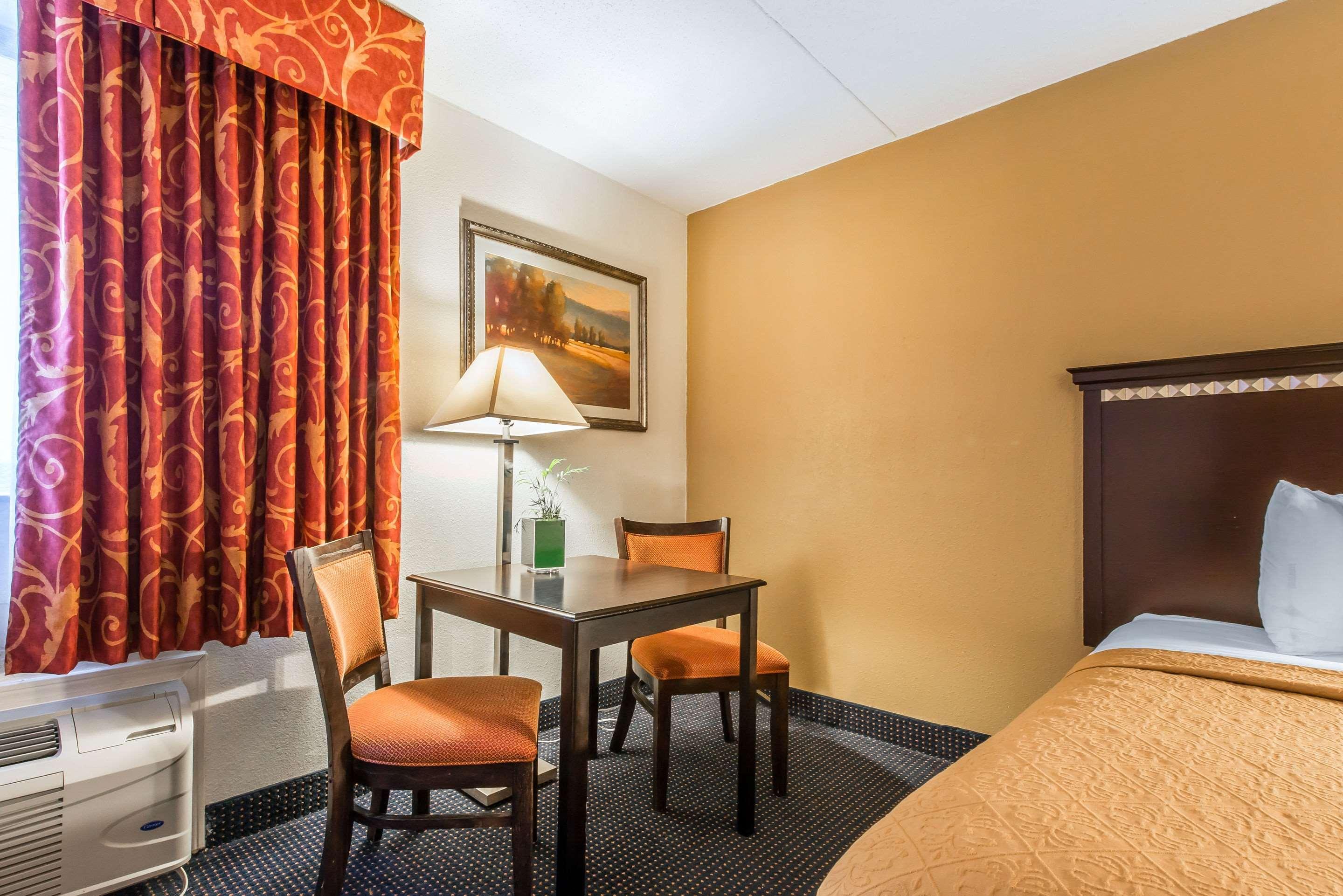 Quality Inn & Conference Center Somerset Exterior photo